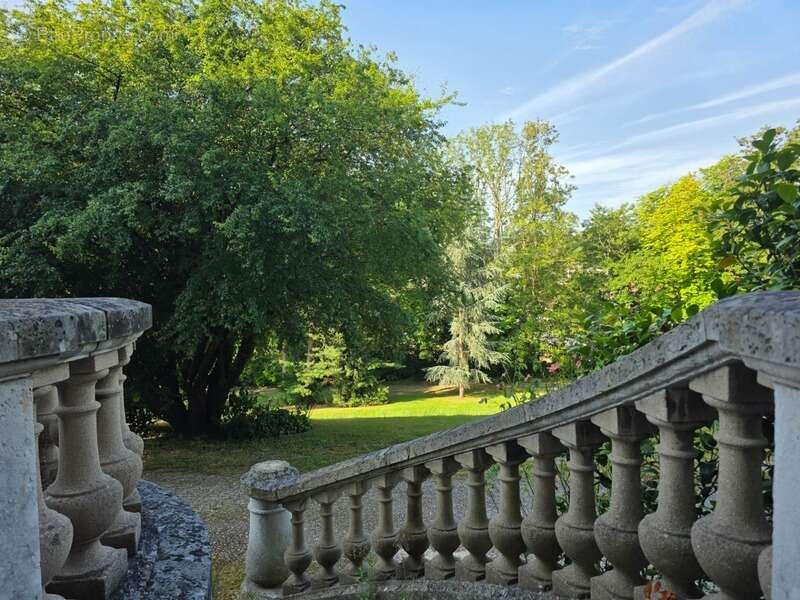 Appartement à GRUCHET-LE-VALASSE