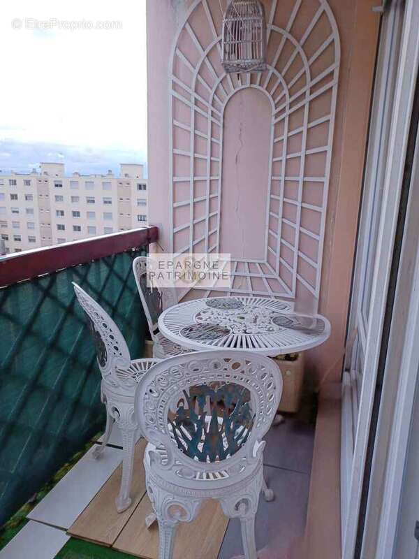 n°2 - Appartement à BRON