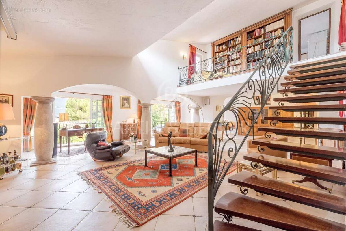 Maison à MOUGINS