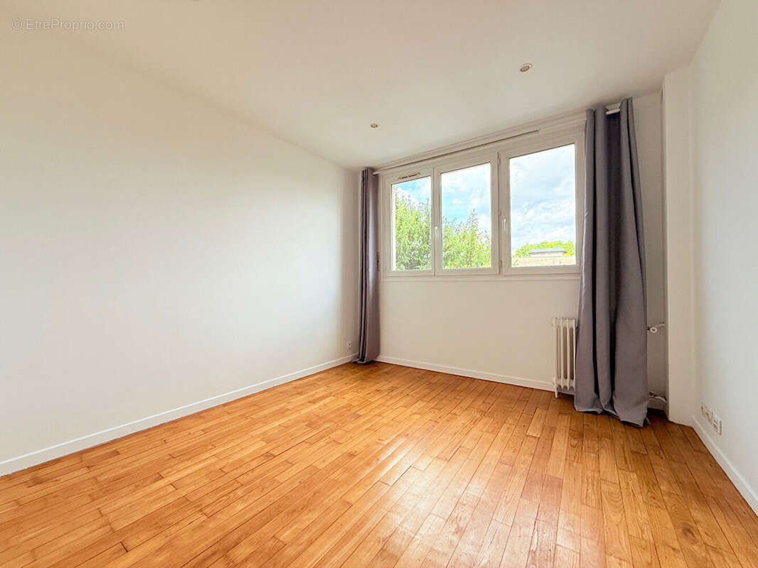 Appartement à SURESNES