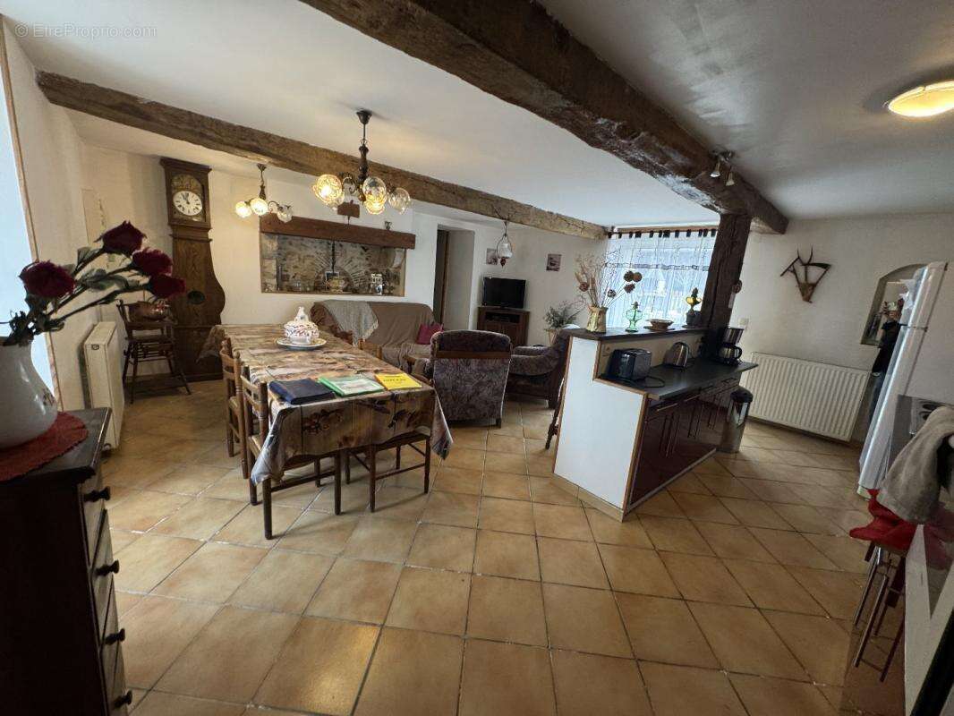Maison à LIGNAC