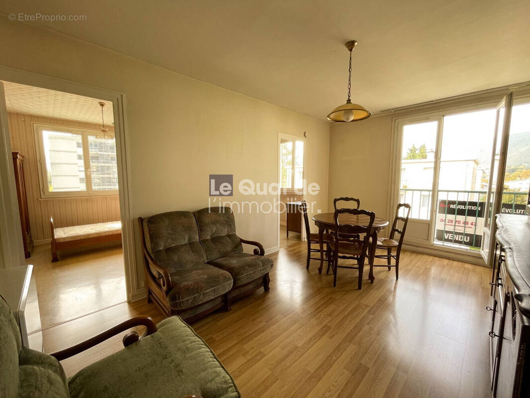 Appartement à MEYLAN