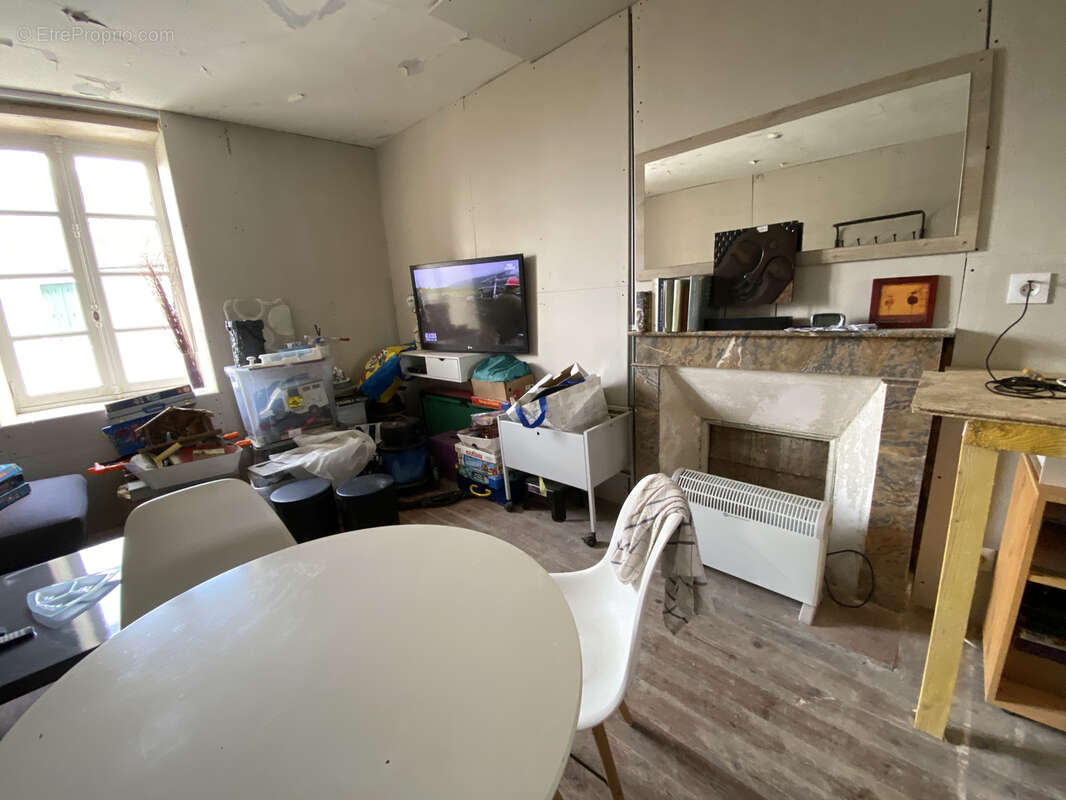 Maison à LIGNIERES-ORGERES