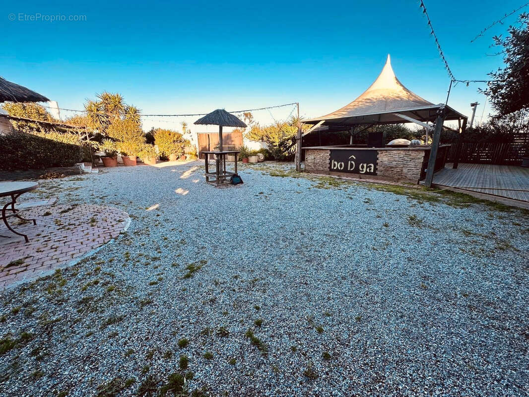 Commerce à TORREILLES