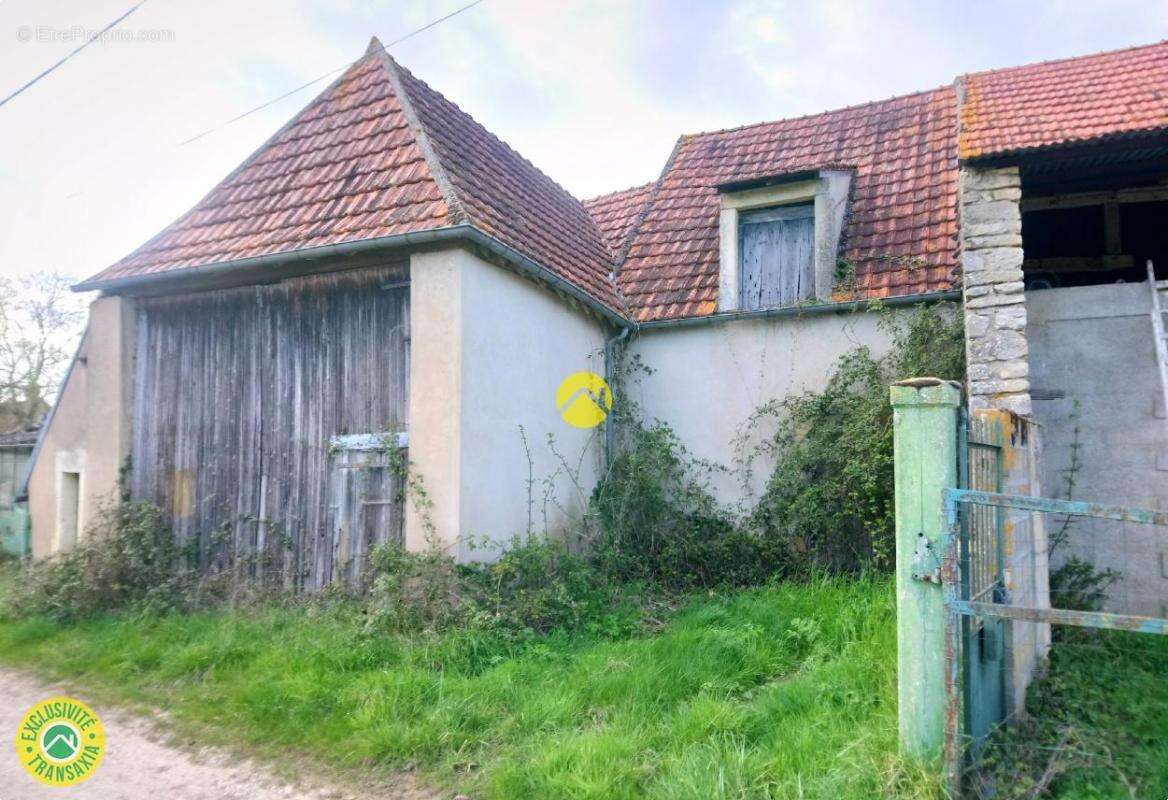 Maison à SAINT-AMAND-MONTROND