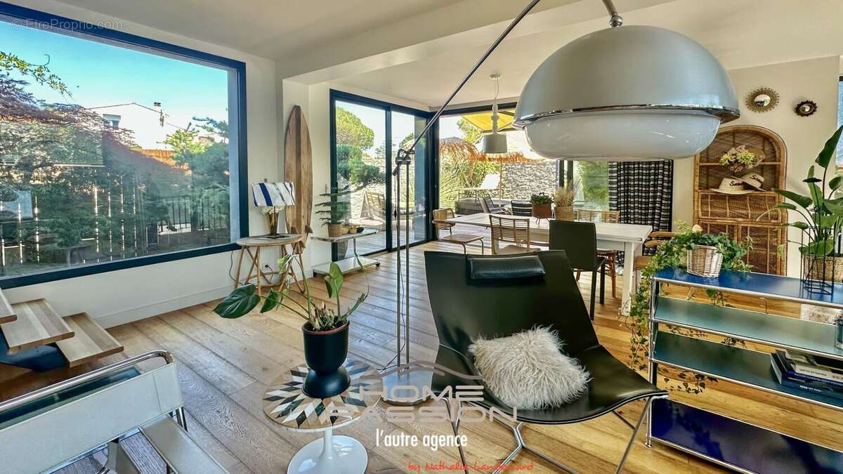 Maison à VAUX-SUR-MER