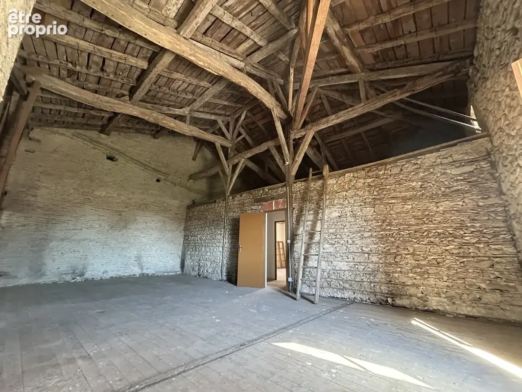 Maison à rénover + séchoir réhabilitable - photo 9