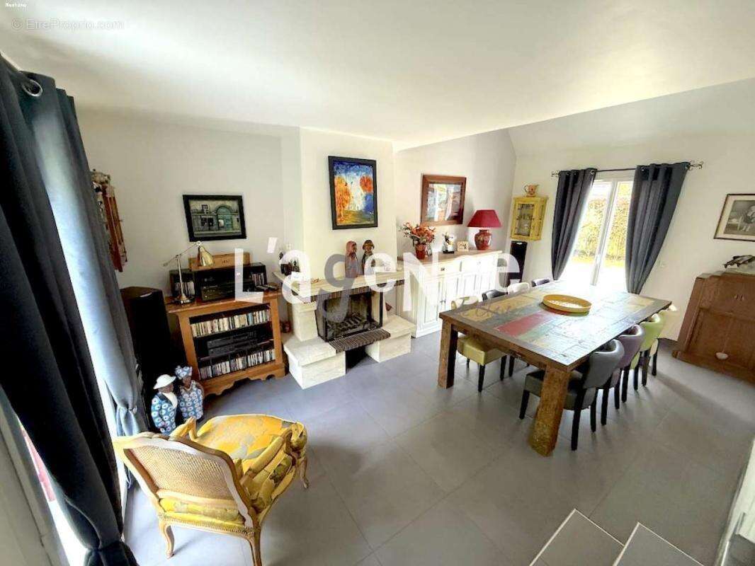 Maison à CLAYE-SOUILLY