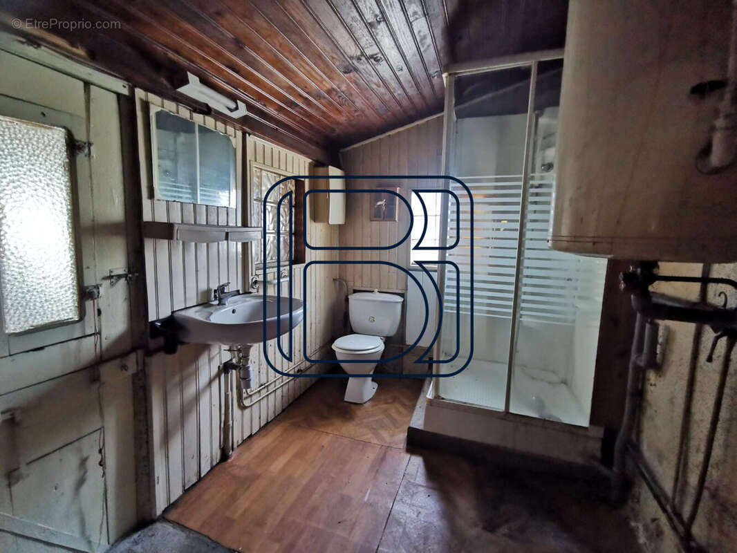 Maison à SAINT-AMANT-ROCHE-SAVINE