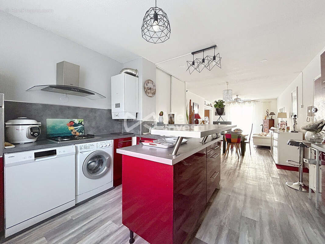 Appartement à MAUGUIO