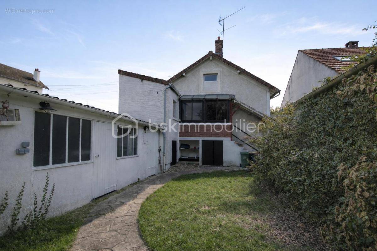 Maison à LA FERTE-ALAIS