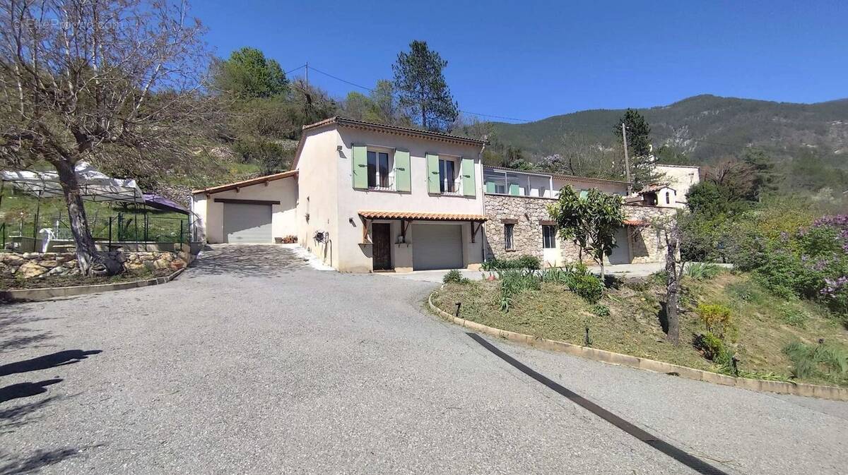 Maison à PUGET-THENIERS
