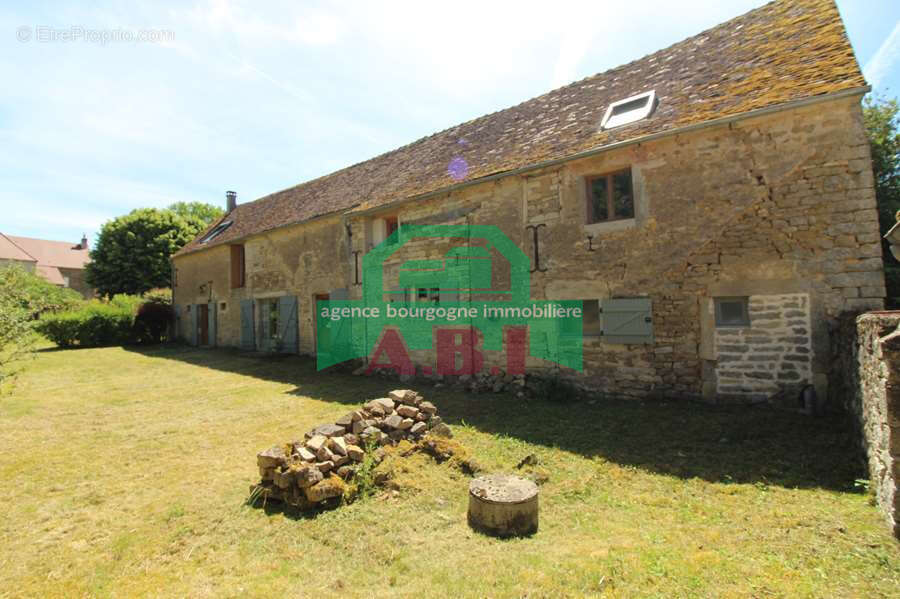 Maison à BRINON-SUR-BEUVRON