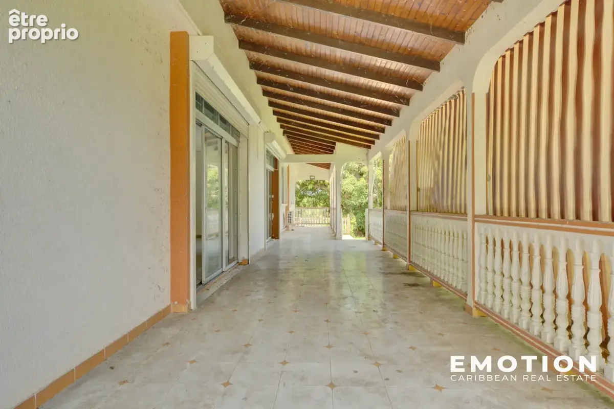 Villa à T9   À Rénover - Fort potentiel   420 m2 - 2 600 m2 de terrain - photo 6