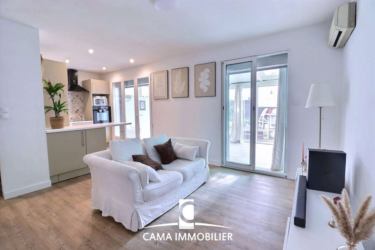 Appartement à FONTENAY-LE-FLEURY
