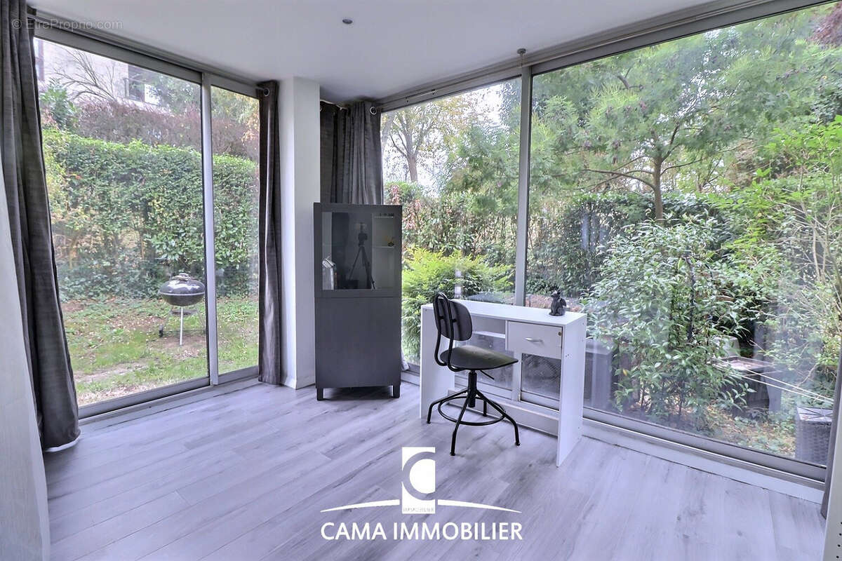 Appartement à FONTENAY-LE-FLEURY