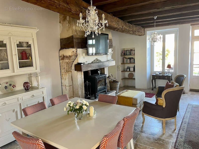 Maison à AUBETERRE-SUR-DRONNE