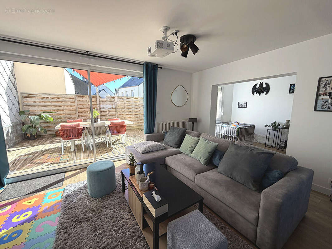 Maison de ville rénovée avec terrasse et garage - photo 7