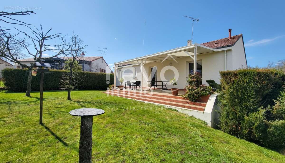 Maison à MAULEVRIER