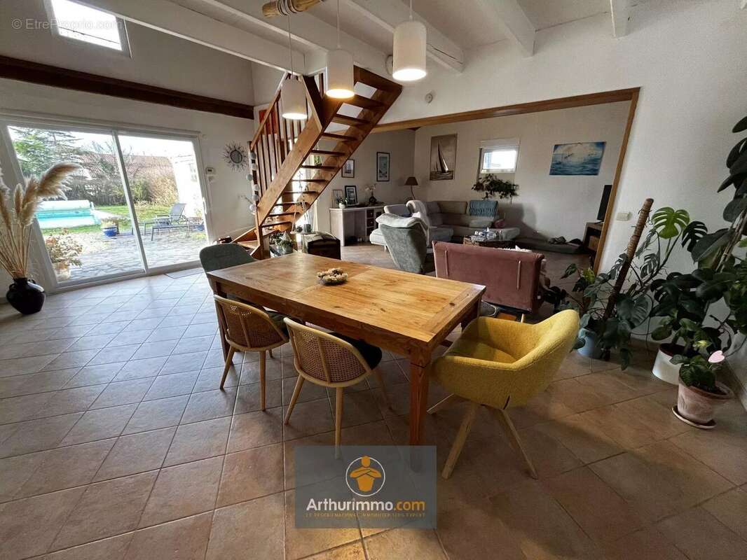 Maison à NUAILLE-D'AUNIS