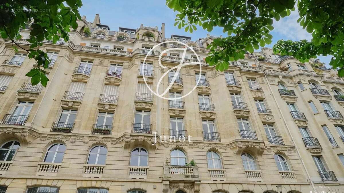 Appartement à PARIS-6E