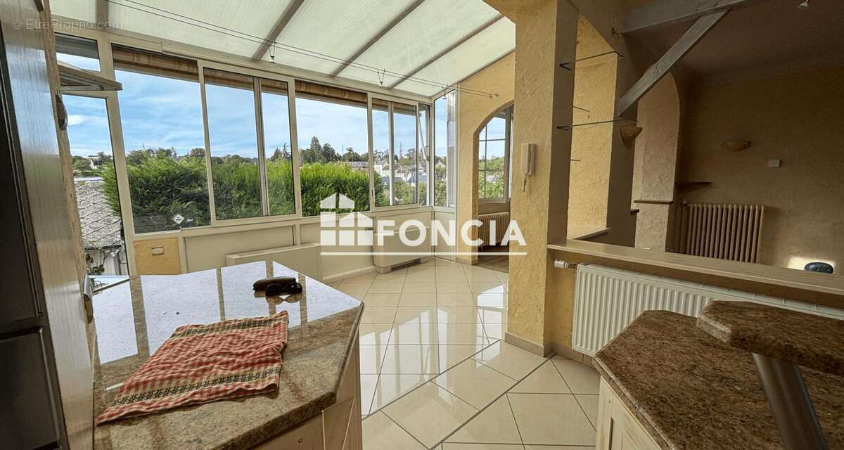 Maison à SAINTE-MAURE-DE-TOURAINE