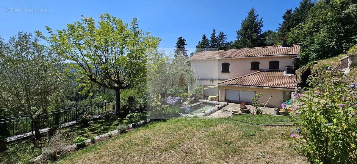 Belle et grande maison familiale,  terrain, calme, belle vue - photo 2