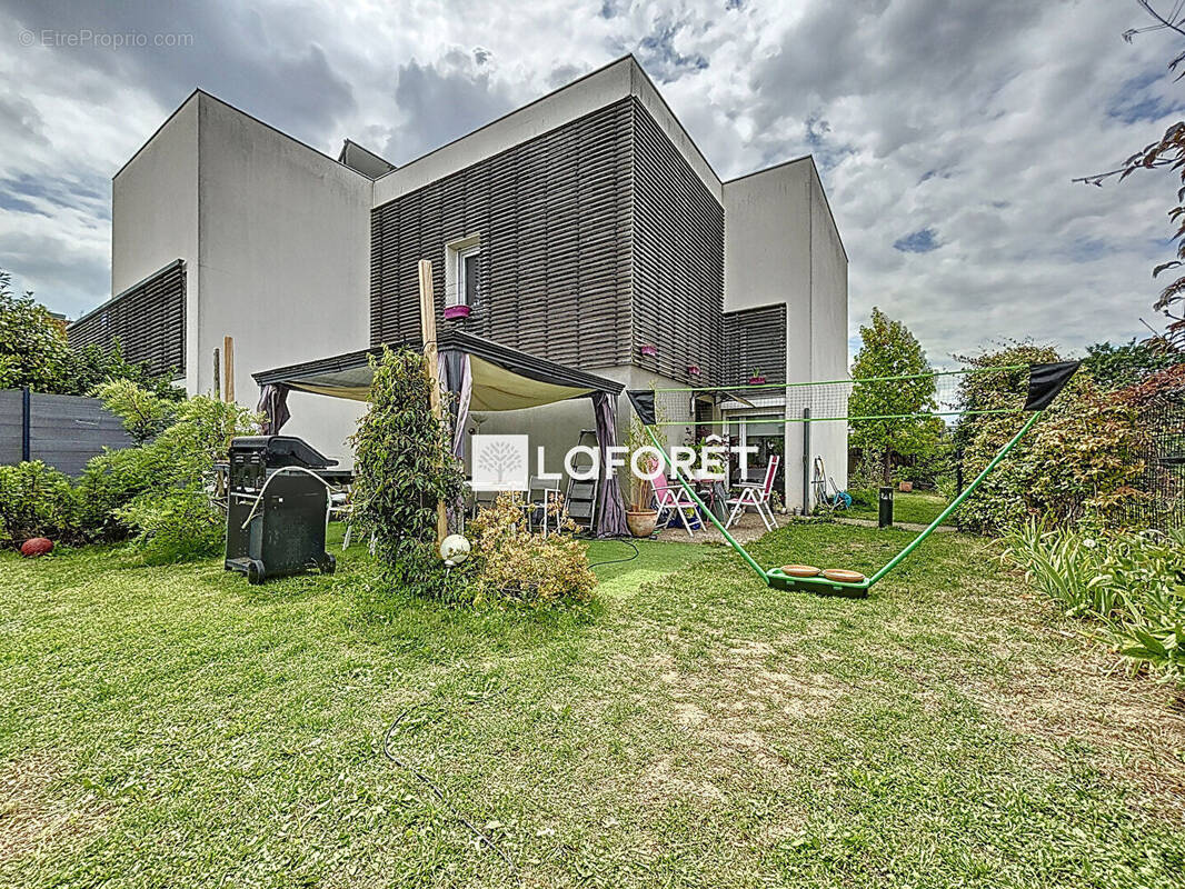 Maison à MOISSY-CRAMAYEL