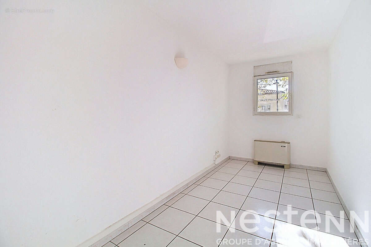 À vendre - locaux professionnels / bureaux 93m² - draguignan centre-ville avec possibilité de changement de destination - photo 11