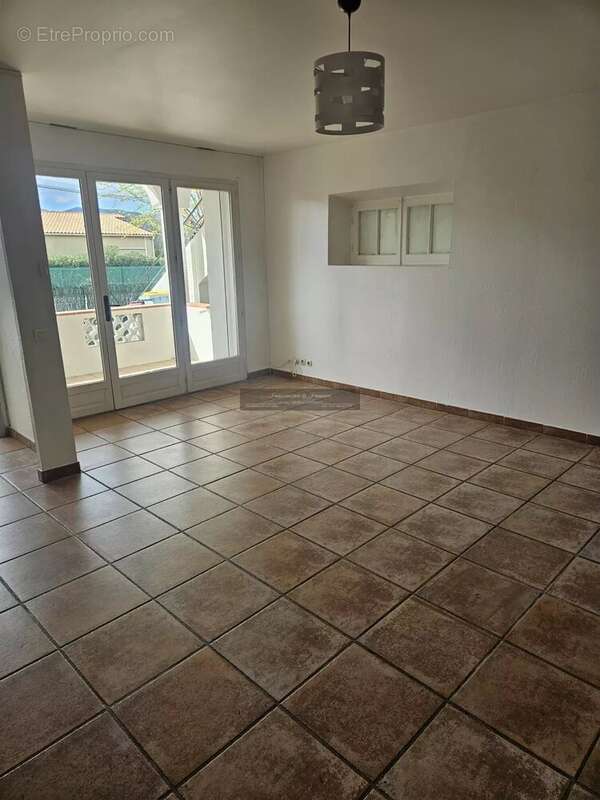 Appartement à PUGET-SUR-ARGENS