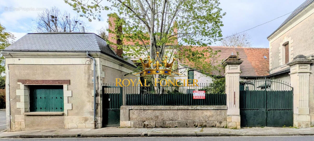 Maison à YZEURES-SUR-CREUSE