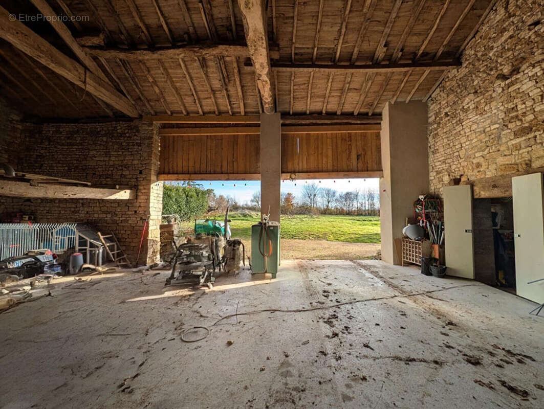 Maison à SAINT-COUTANT