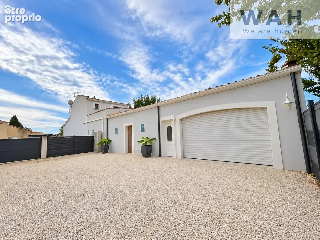 Marsillargues   maison familiale avec studio indépendant, piscine et jardin sans vis-à-vis   649 000 € - photo 2