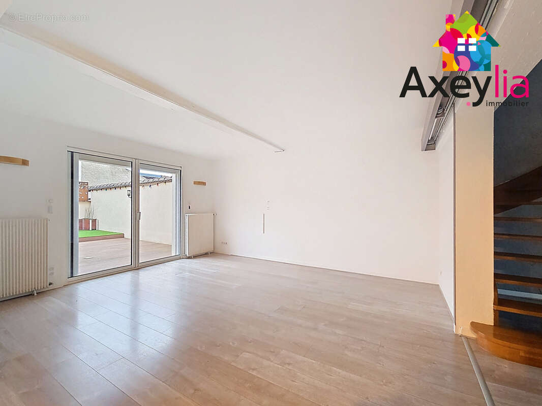 Appartement à LE COTEAU