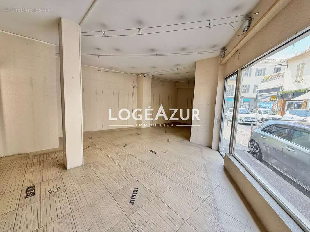 Vente  local commercial antibes - local 162 m² - photo 8