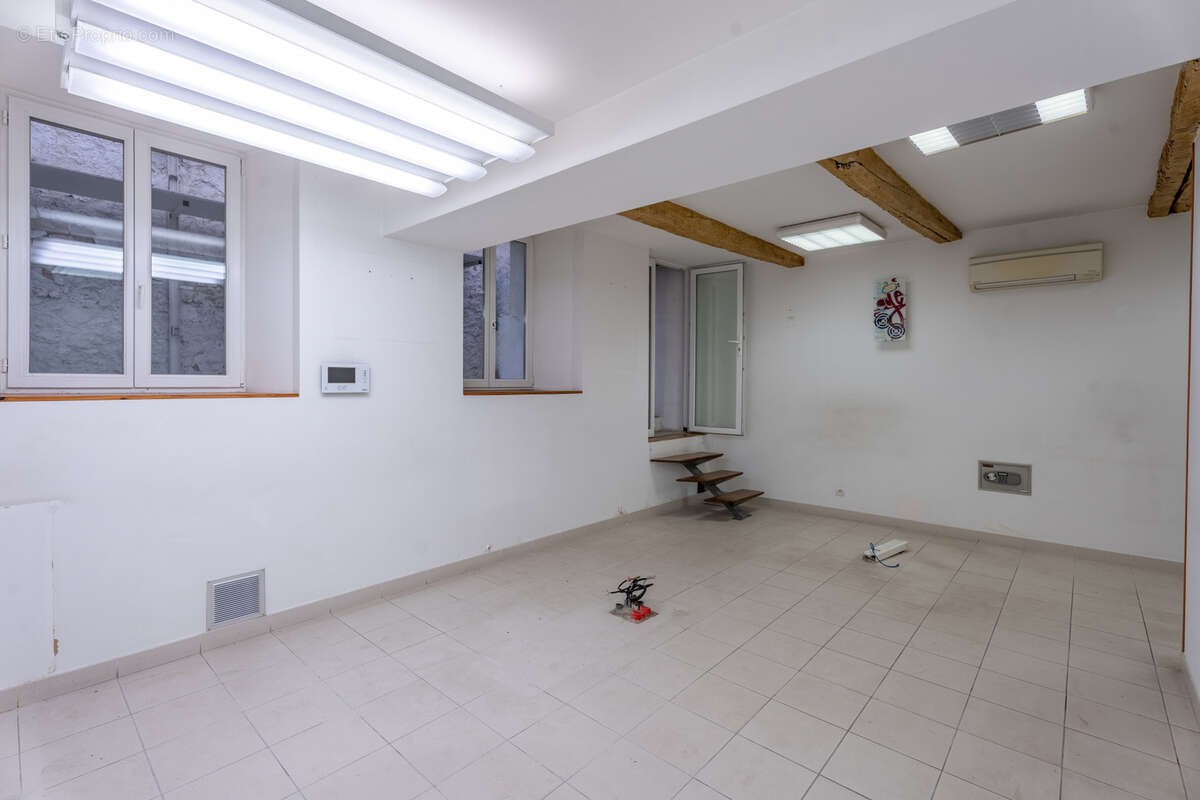 Commerce à MARSEILLE-5E