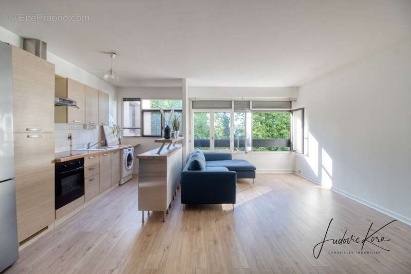 Appartement à vendre 2 pièces FRANCONVILLE (95) - photo 2