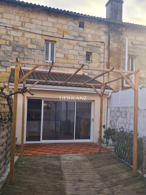 Maison à POMEROL