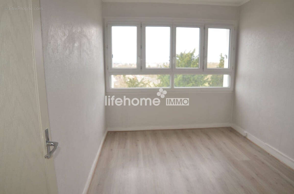 Appartement 75 m² à Chateauroux  - photo 3