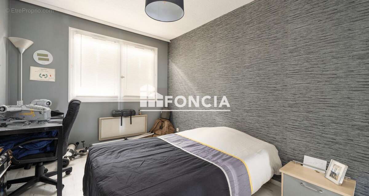 5 pieces - residence - parking - caves - photo 7