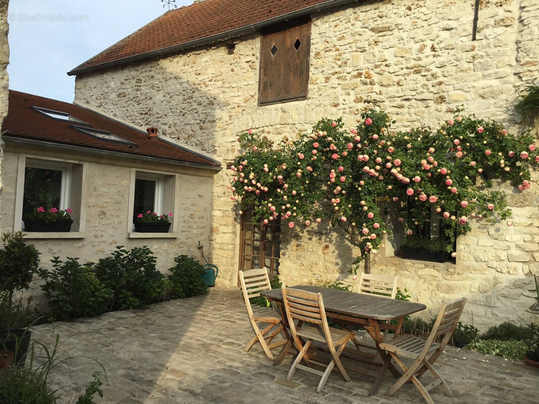 Maison à CRESPIERES