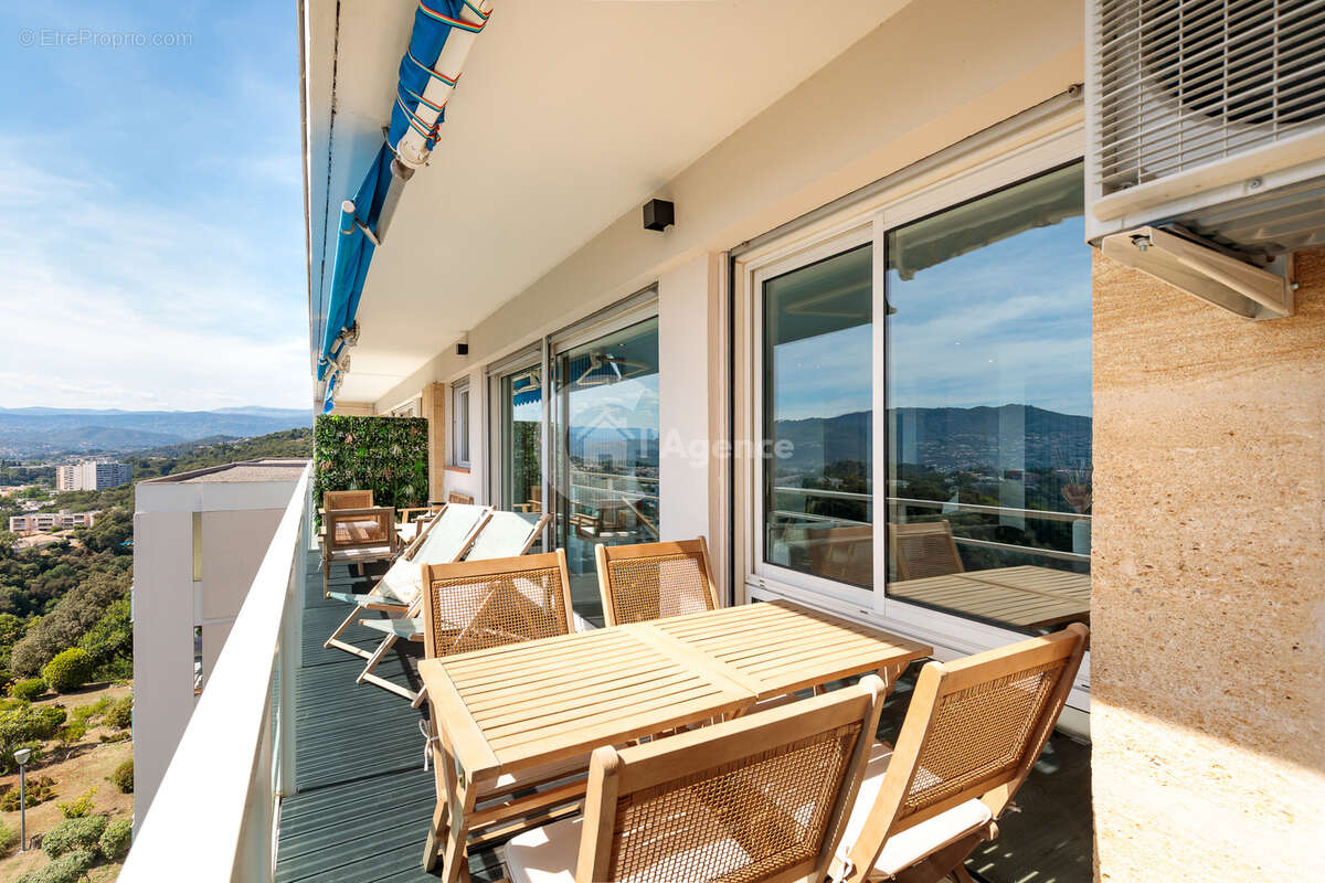 Appartement à LE CANNET