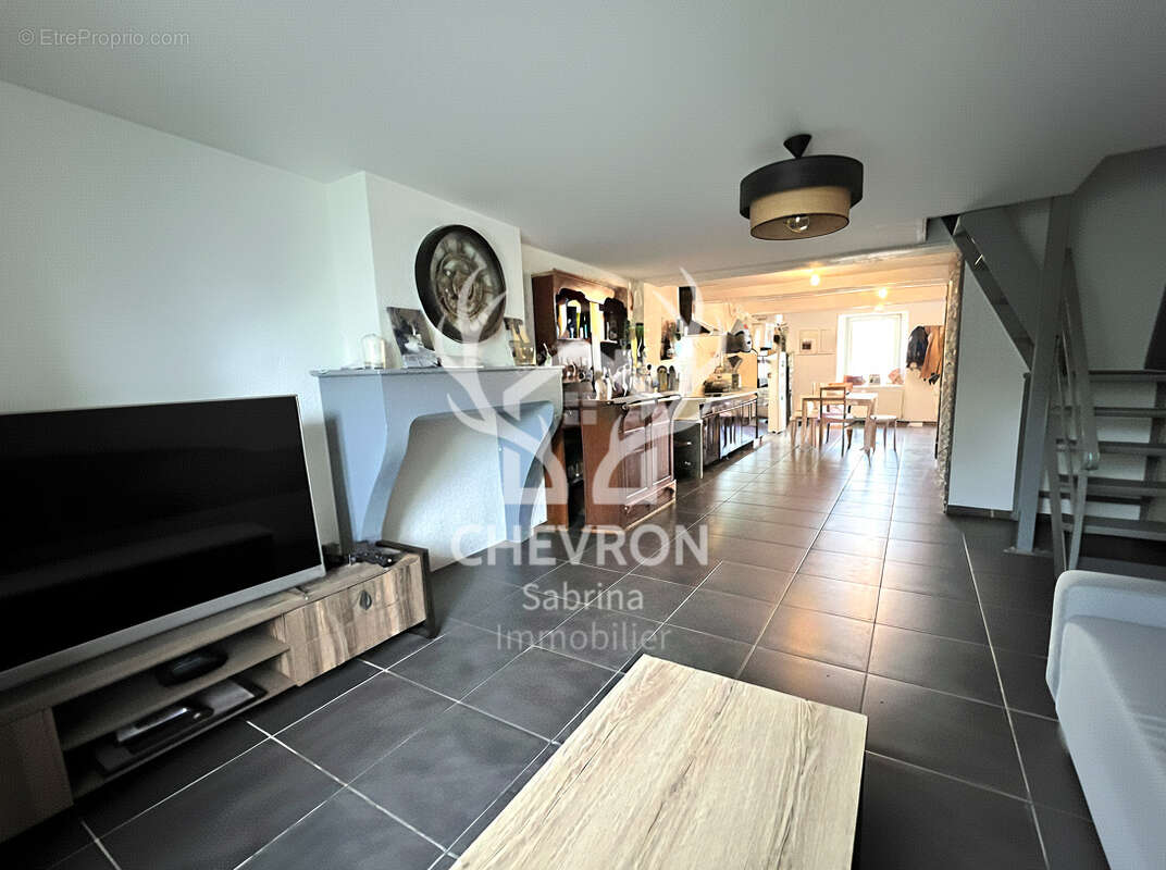 Maison à DOM-LE-MESNIL