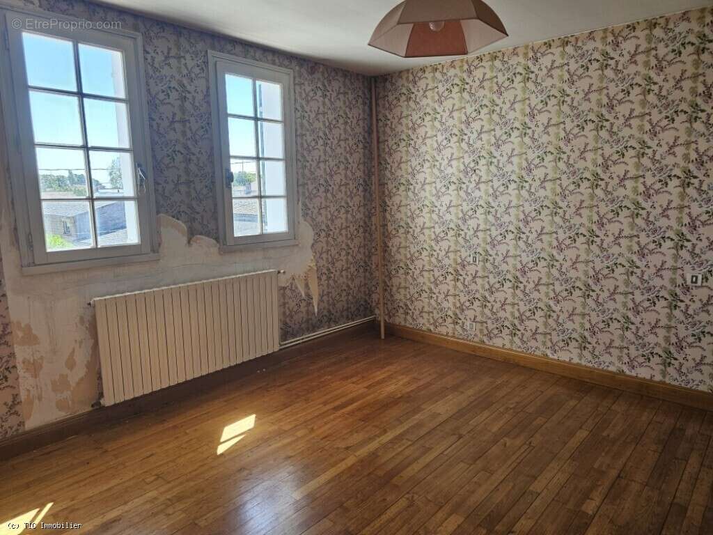 Beau Pavillon entre Ruffec et Sauzé-Vaussais - photo 19