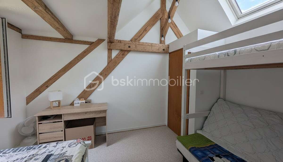 Maison 130m² - 3 chambres - 2 salles de bain - 2 garages sur 23 ares - photo 6