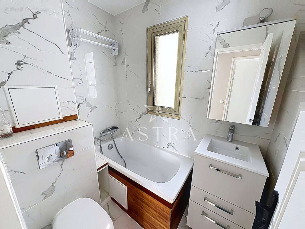 Appartement à PARIS-14E