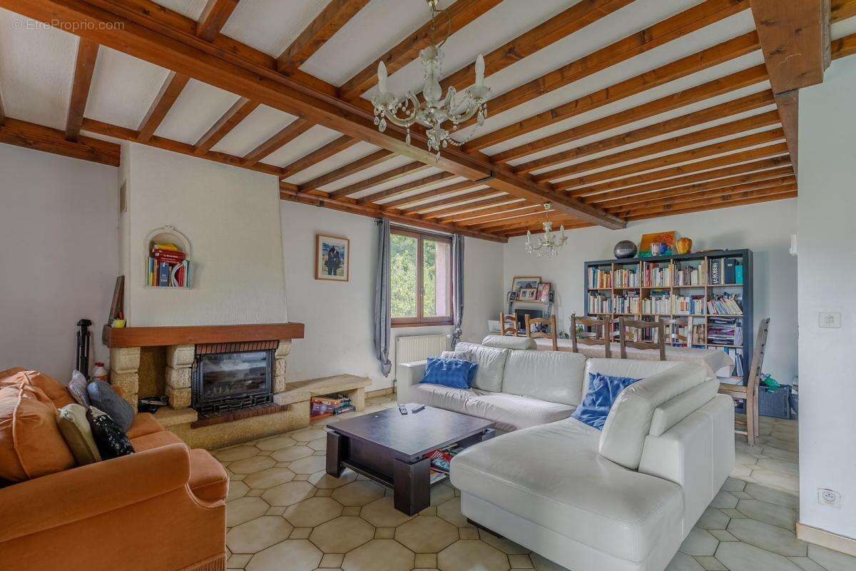 Maison à LENTILLY
