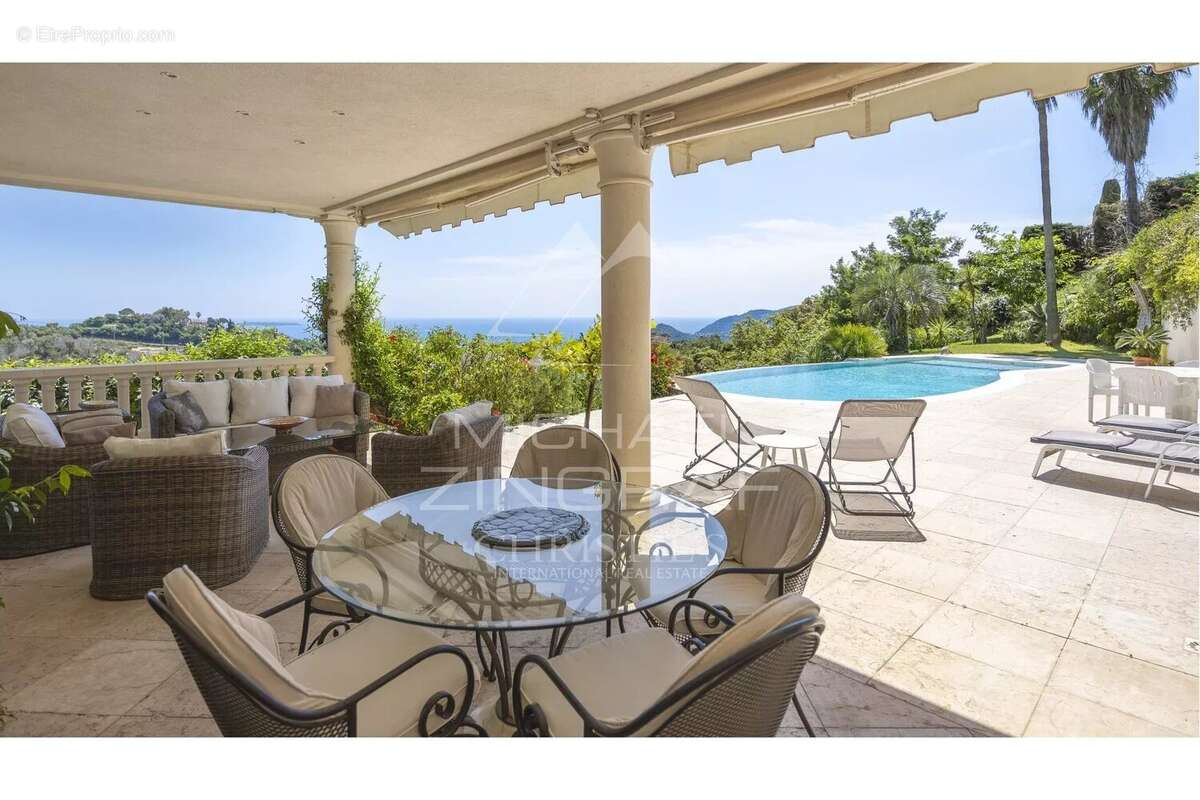 Maison à MANDELIEU-LA-NAPOULE