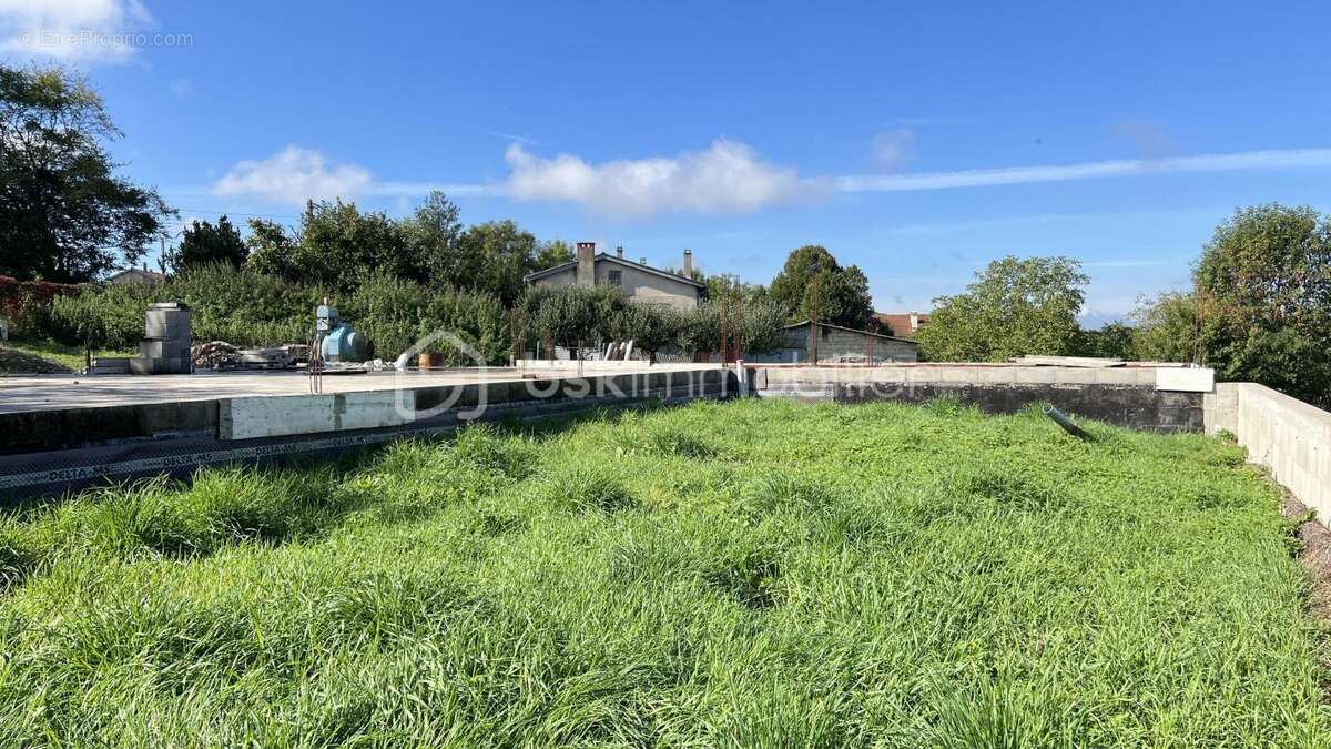 Terrain à VIRIVILLE