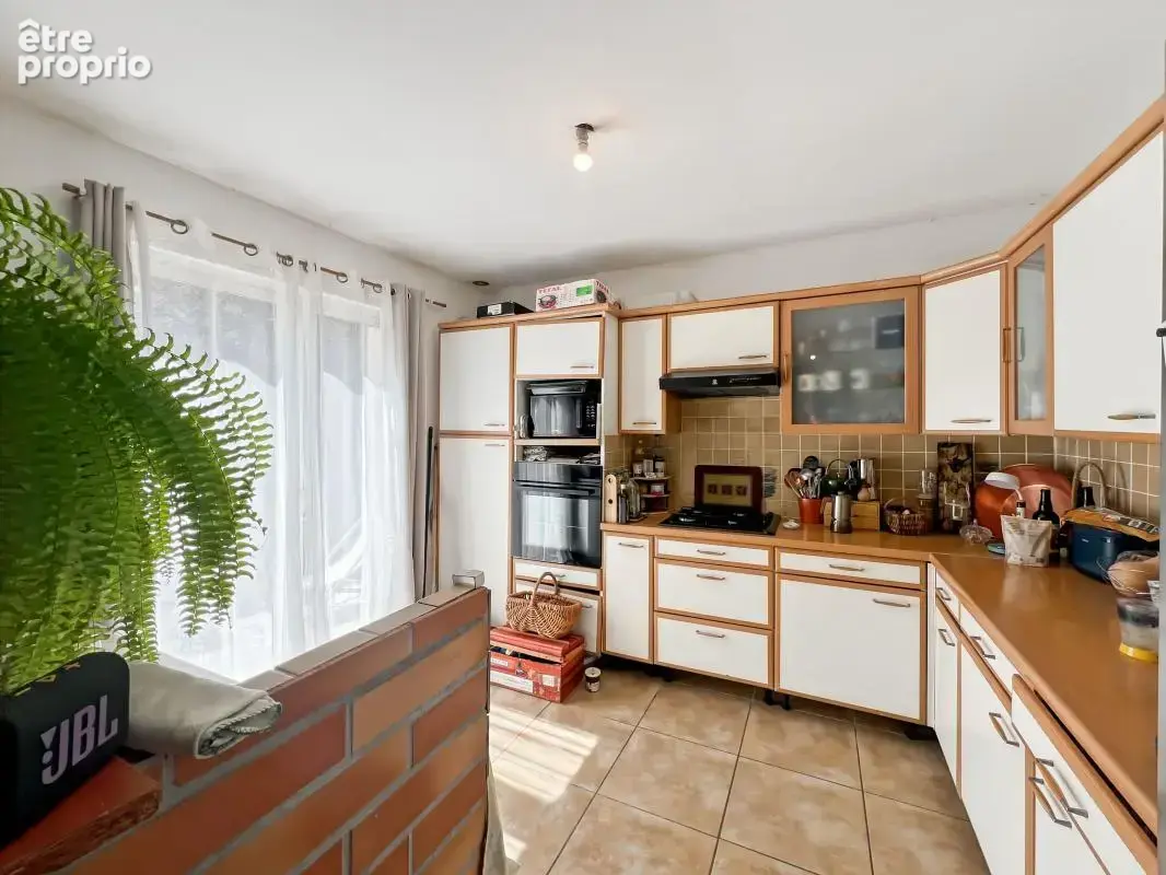 ALISSAS - À Vendre - Maison de 2007 - 5 chambres - 2 logements - terrain de 767 m² - photo 8